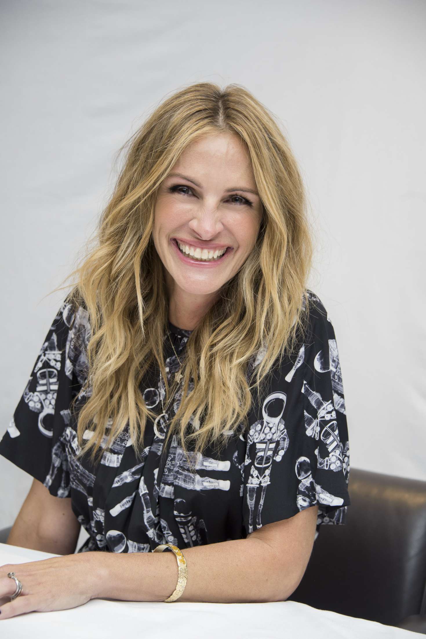 Julia Roberts - Wonder Press Conference in London -21 | GotCeleb